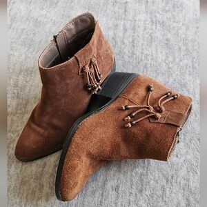 White Mountain Havana Beaded Fringe Ankle Booties in hazel suede Size 9